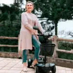 Scooter Elétrica Preta Modelo LB Ligth Até 136 Kg - Dellamed